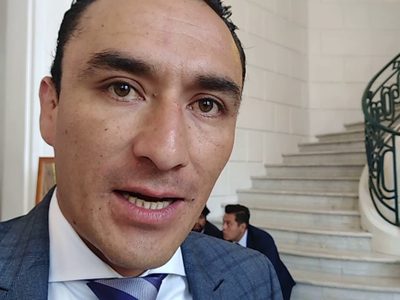 Funcionarias del INE denuncian que el morenista Miguel Ángel Melo las amenazó con arma de fuego
