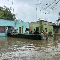 Lluvias del frente frío 30 desbordan ríos y activan Plan DN-III-E en Teapa, Tabasco