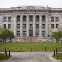 Esposa de exdirector de morgue de Harvard admite robar y vender partes de cadáveres humanos