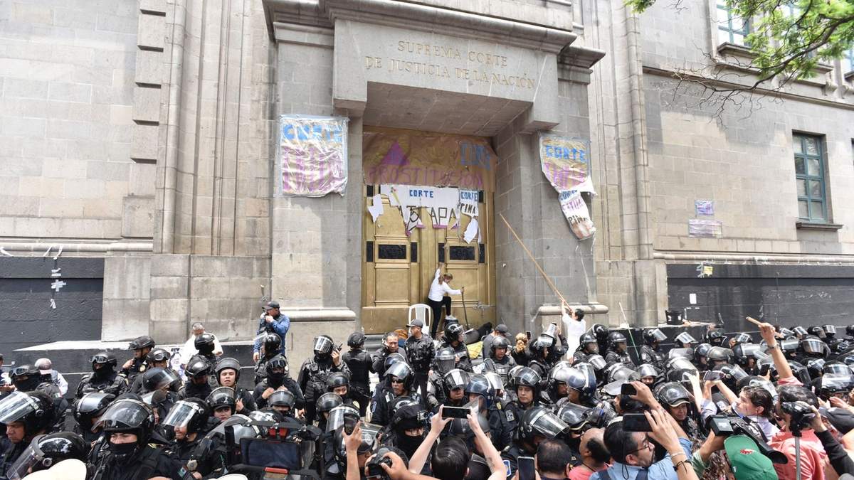 Pelea en la Corte