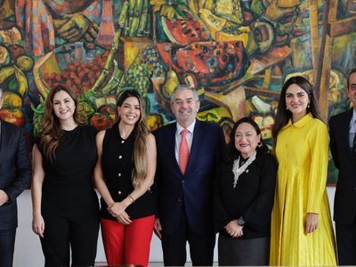 Senadores vuelven a EU para intentar frenar impuesto a remesas; PRI y MC no acuden