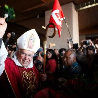 Padres de los 43, 'embajadores de Cristo”: Raúl Vera