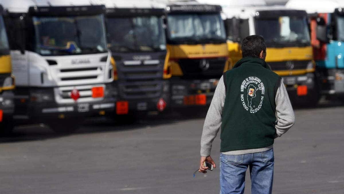 Camioneros de toda Colombia se han sumado al paro nacional de transporte. Fuente: (Twitter)