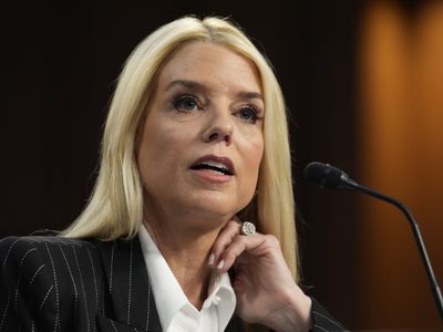 Senado confirma a Pam Bondi, una aliada de Trump, al frente del Departamento de Justicia