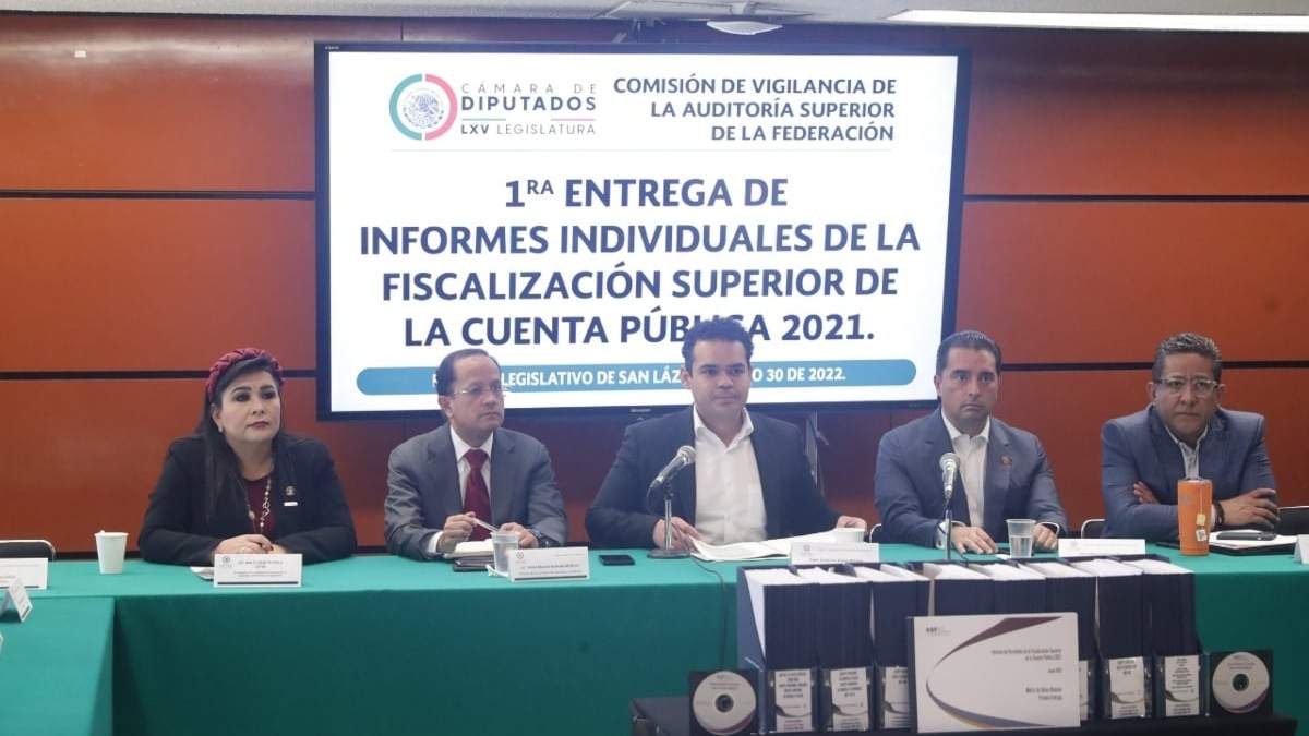 Reunión en San Lázaro por la entrega del primer informe de la ASF