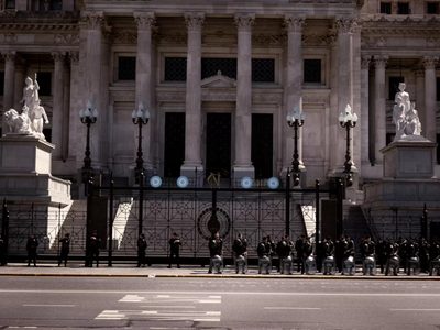 Fuerte operativo de seguridad en el Congreso por el debate al veto de Milei