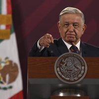 AMLO presume encuesta de aprobación: "amanecí con ganas de tirar aceite"