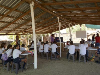 AMLO pide abrir escuelas en Chiapas y Campeche; promete vacunas a maestros