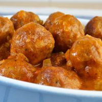 Albóndigas de pollo en salsa napolitana: con pocos ingredientes y fáciles de hacer para resolver tu próxima comida