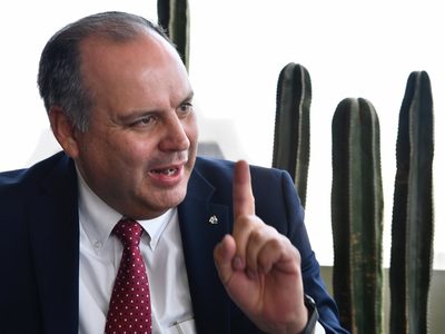 De Hoyos revira a AMLO por crítica a Va por México: “resistiremos y echaremos a Morena”