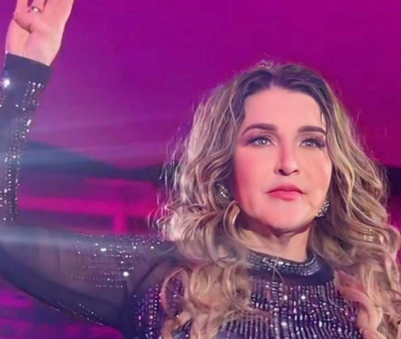 Alicia Villarreal hace señal de auxilio por violencia de género en concierto en Michoacán