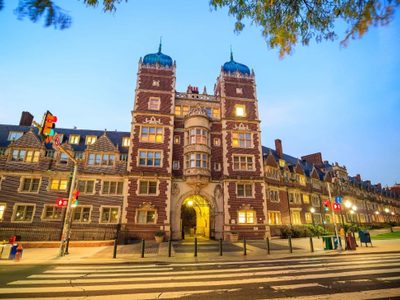 Universidad de Pennsylvania prohibirá a las atletas trans competir en deportes femeninos