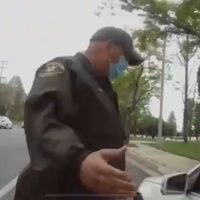 "Siempre vas a ser mexicano. Nunca serás blanco", el insulto de una mujer a un oficial en EU