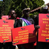 Uganda aprueba una ley que incluye pena de muerte a homosexualidad