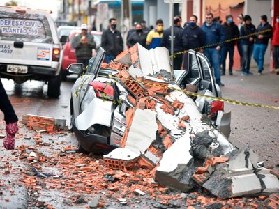 Un gigantesco ciclón arrasó el sur de Brasil