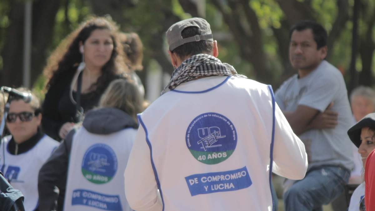 Una concentración del UNTER (Unión de Trabajadorxs de la Educación de Río Negro). Fuente: (Twitter)