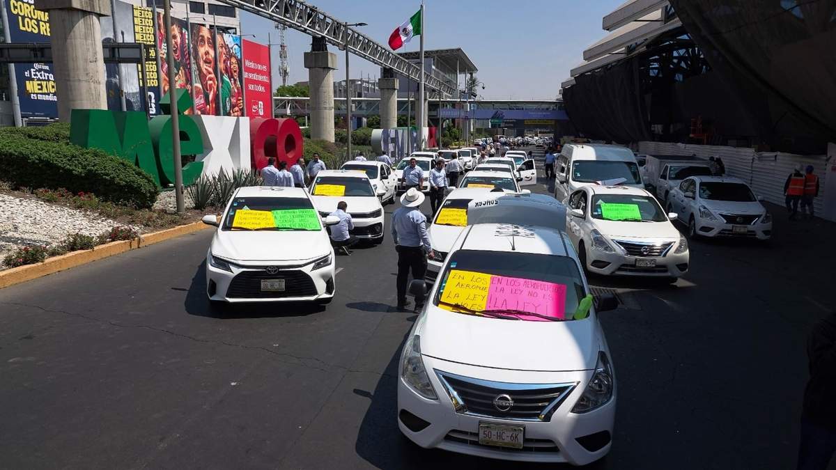 Bloqueo de taxis concesionarios del aeropuerto el miércoles 11