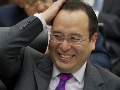 Que candidatos entreguen tarjetas no viola legalidad; es práctica común: Murayama