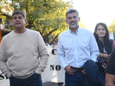Ulpiano Suarez volvió a diferenciarse del gobierno en un juego de doble filo