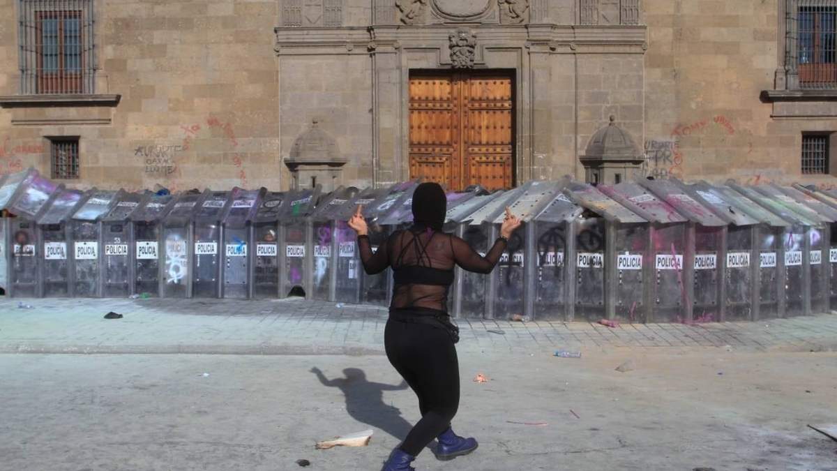 La protesta llegó a Palacio Nacional