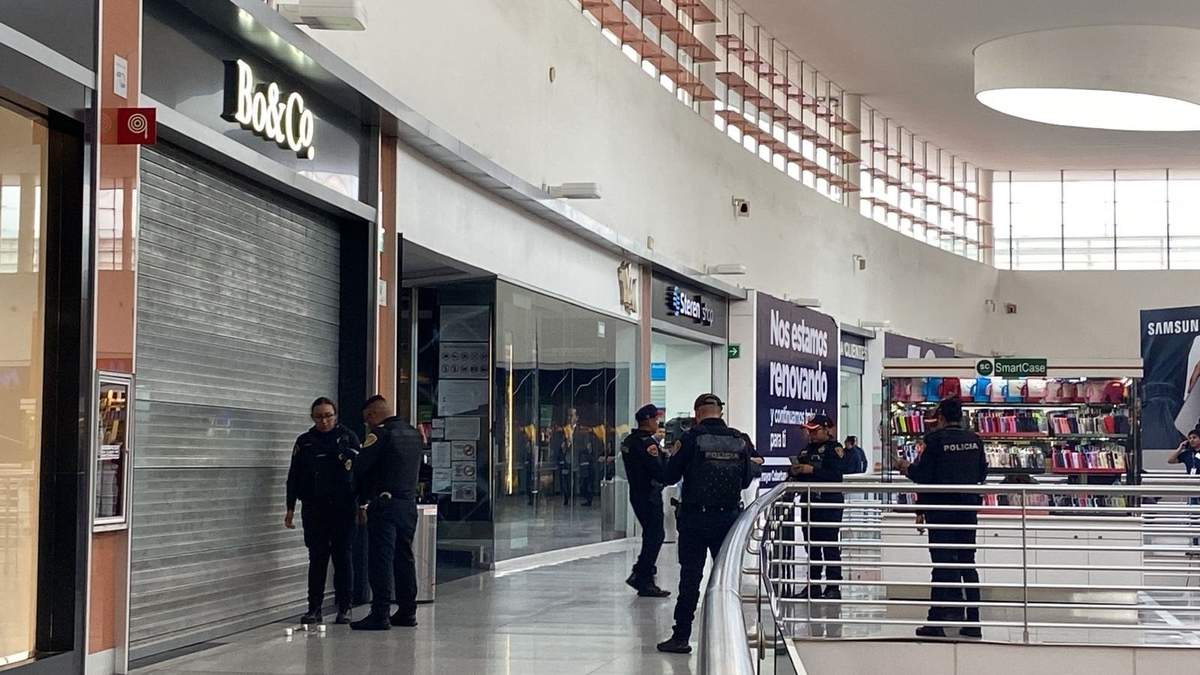Policías en el local de la joyería Bo&Co
