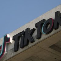 Estados en EU demandan a TikTok, alegan que causa adicción a los menores
