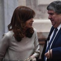 Interna en el peronismo: Cristina Kirchner y Mayra Mendoza le respondieron a José Mayans