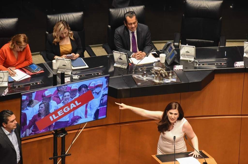 La Senadora del PAN, Kenia López Rabadán, durante la Sesión plenaria de la Comisión Permanente
