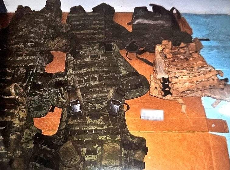 Aseguramiento de armas, cartuchos y droga en Coyuca de Benítez