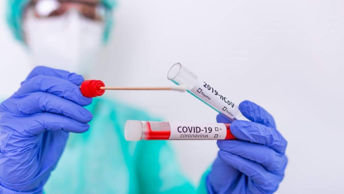 Intenso trabajo de profesionales médicos y enfermeros ante el avance del coronavirus. Fuente: (Twitter).