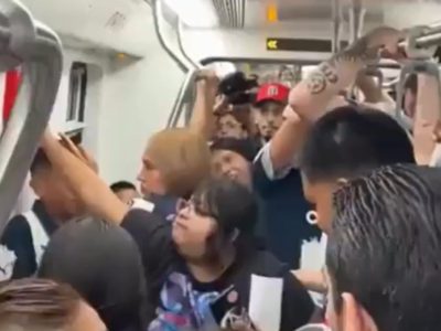 Aficionados de Rayados agreden a una mujer en el metro de Monterrey (Video)