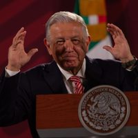 AMLO compara “fichaje” de Twitter a medios rusos con las “listas” de Claudio X; eso es fascismo