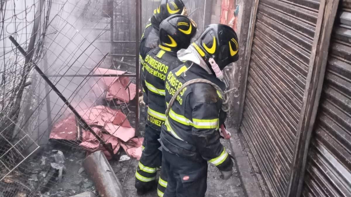 Bomberos de la CDMX terminan de apagar el incendio