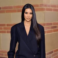 Con esta imagen frente al espejo, Kim Kardashian dejó sin aliento a sus seguidores