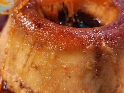 Si te sobró polenta, prepará este budín con manzanas, económico, fácil y rendidor
