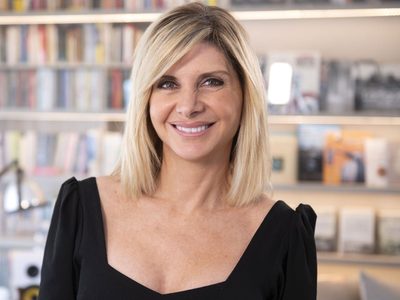 A los 53 años, Débora Plager hace gala de su estilo fitness con distintos microbikinis