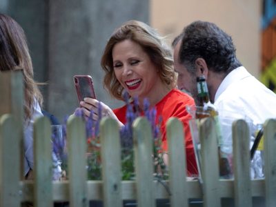 No pueden ocultarlo más: Ágatha Ruiz de la Prada y Luis Gasset se mostraron muy enamorados