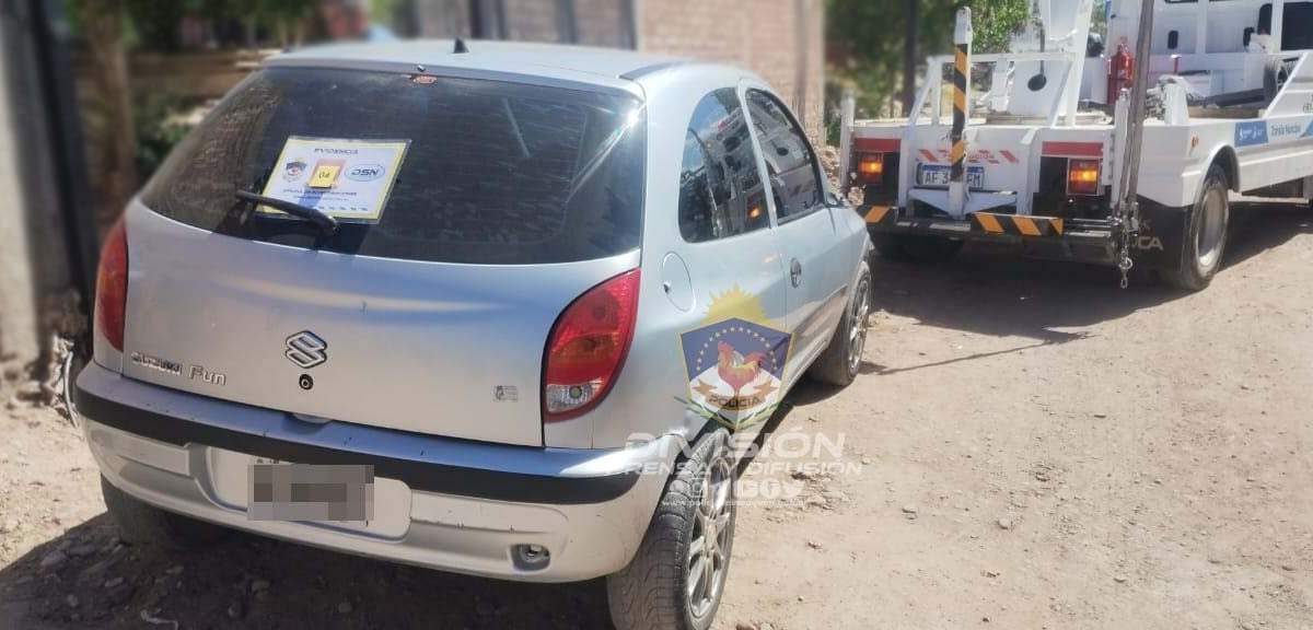 Vehículo Suzuki Fun secuestrado por la Policía de Neuquén. Fuente: (Prensa Policía)