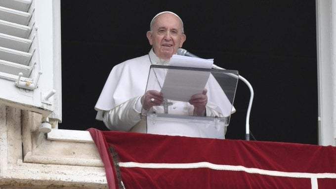 El Papa vuelve a rezar el Ángelus en la Plaza de San Pedro
