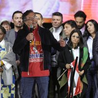 Bombardeos a disidencias de exFARC dejan siete menores muertos, dicen autoridades colombianas