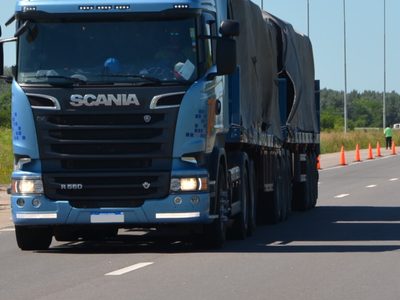 Por el recambio turístico, restringen el paso de camiones por varias rutas este fin de semana