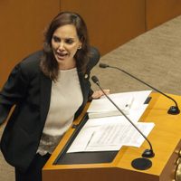 Lilly Téllez acusa a AMLO de ser "violador serial de la Constitución"