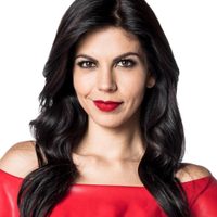 Superada por la dicha: África Zavala disfruta los primeros días junto a su heredero