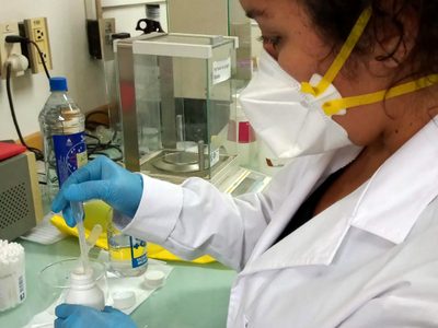 Lucha contra el coronavirus: la Universidad del Comahue ya produce insumos sanitarios esenciales