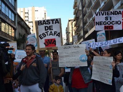 Hartos de reclamar, los deudores de créditos UVA presionan por una "hipoteca justa"