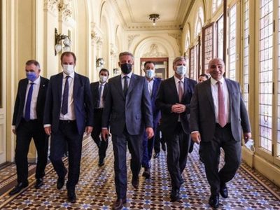 Juan Manzur recibió a Omar Gutiérrez y demás gobernadores en el Congreso