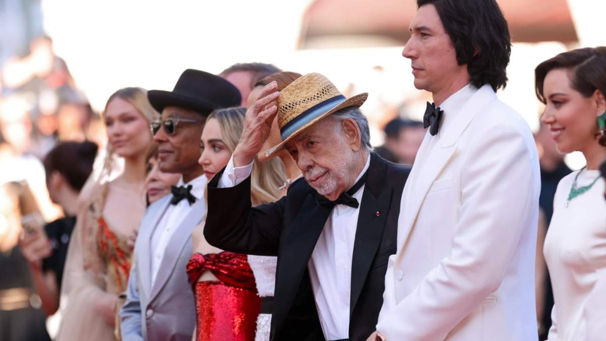 El director Francis Ford Coppola a su llegada a la premiere de la película "Megalopolis" en la 77a edición del Festival de Cine de Cannes, en Francia