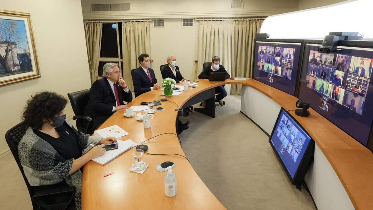 Conferencia virtual entre el presidente, autoridades provinciales y sanitarias. Fuente: (Twitter)