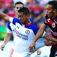 Cruz Azul y Pumas conservan el invicto; las Chivas vuelven a perder