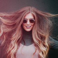 Trucos para cuidar las mechas decoloradas durante las vacaciones